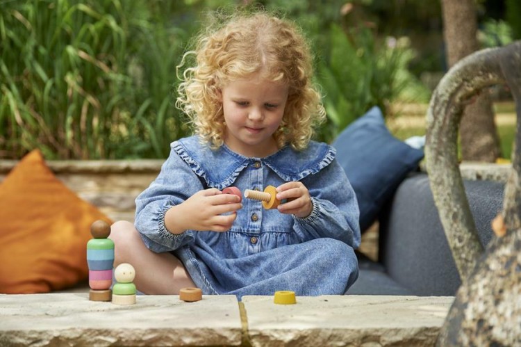 Tęczowe drewniane ludziki mały zestaw