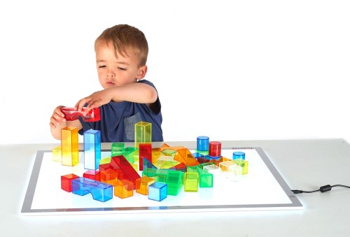 Kolorowe przeźroczyste klocki konstrukcyjne do tablic LED i stolików