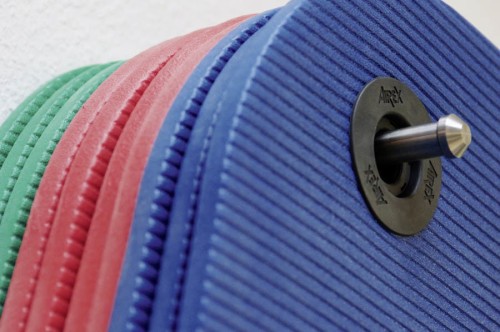 Wieszak na maty z oczkami Airex