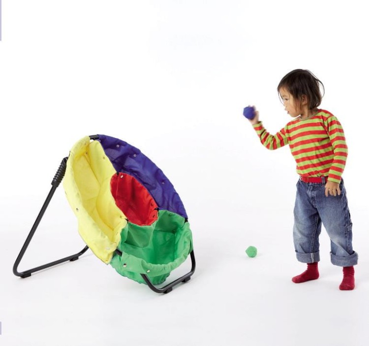 GRA RZUCANIE DO CELU GONGE