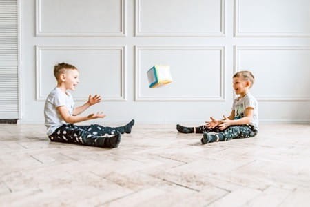 Kostka sensoryczna Akson z kartami i pisakiem