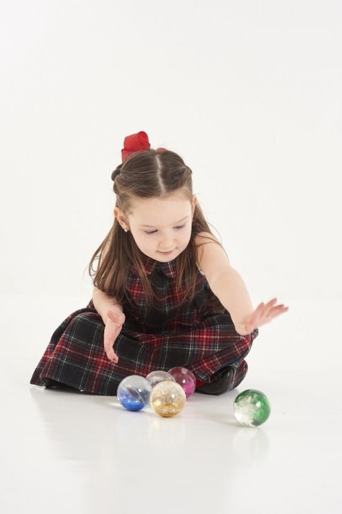 Zabawka sensoryczna tęczowe piłeczki brokatowe