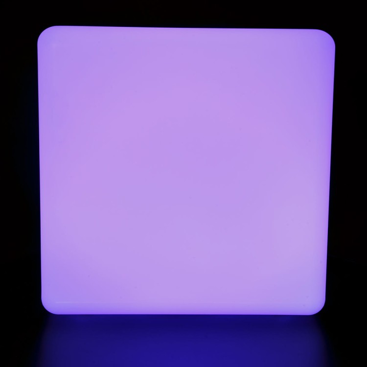 Świetlisty kolorowy sześcian