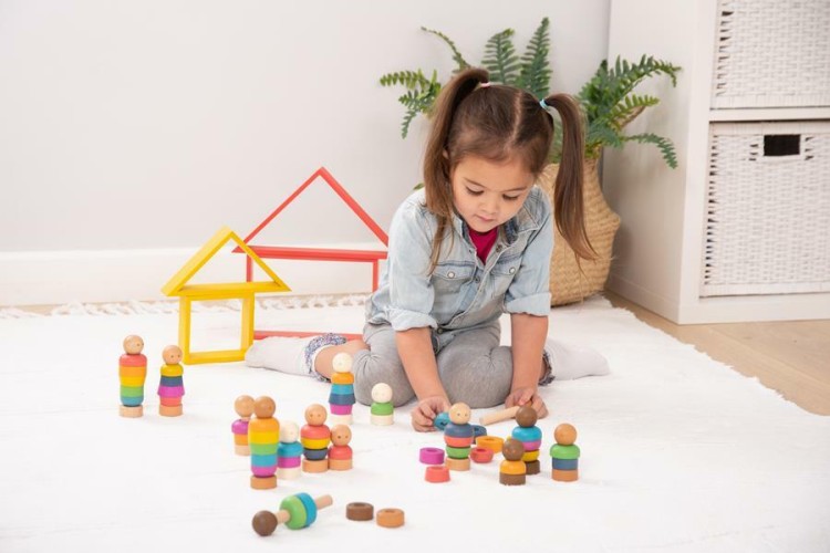 Tęczowe drewniane ludziki duży zestaw