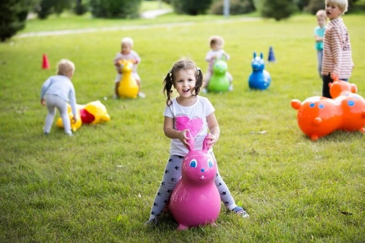 Gymnic Raffy skoczek dla dzieci zając
